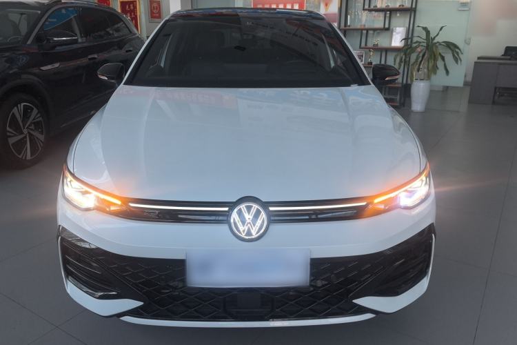 Used Volkswagen Golf 2025 300TSI R-Line
