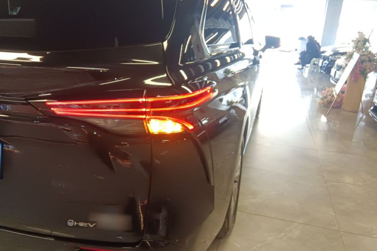 Used Toyota Sienna 2024 2.5L Hybrid Four-Wheel Drive Prestige Edition
