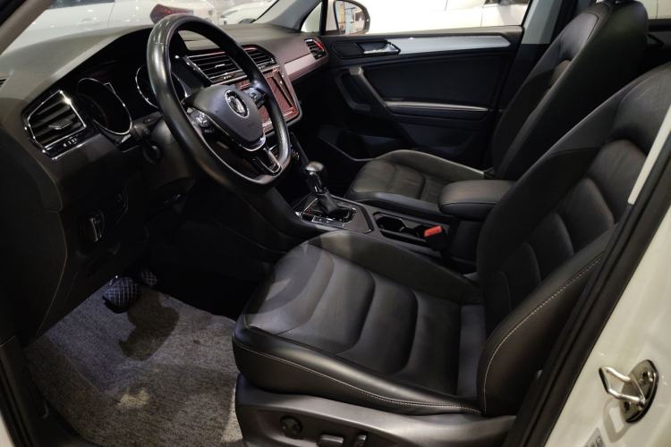 Used Volkswagen Tiguan L 2019 330TSI Automatic Two-Wheel Drive Smart Luxury Version China VI Standard
