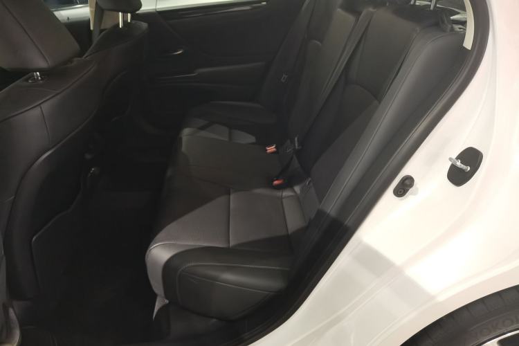 Used Lexus ES 2020 200 Excellence Edition
