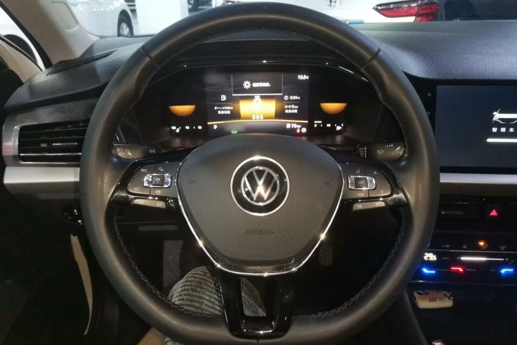 Used Volkswagen Lavida 2022 280TSI DSG Luxury Edition
