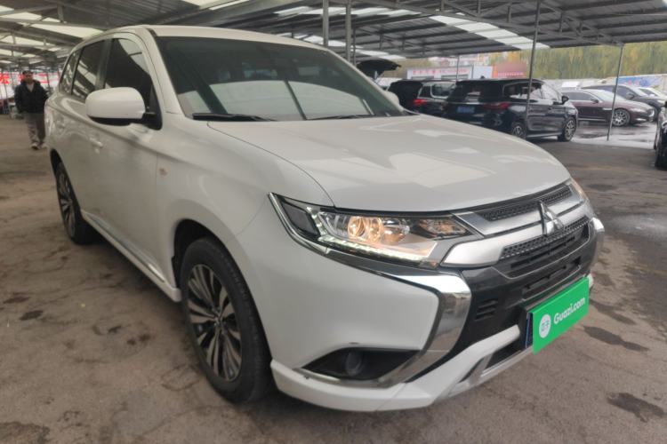 Used Mitsubishi Outlander 2021 Revised Version 2.0L Two-Wheel Drive Comfort Edition 5 Seats
