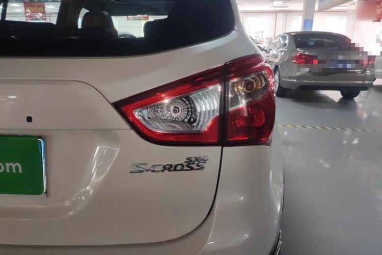 Used Suzuki S-Cross 2014 1.6L CVT Two-Wheel Drive Elite Version
