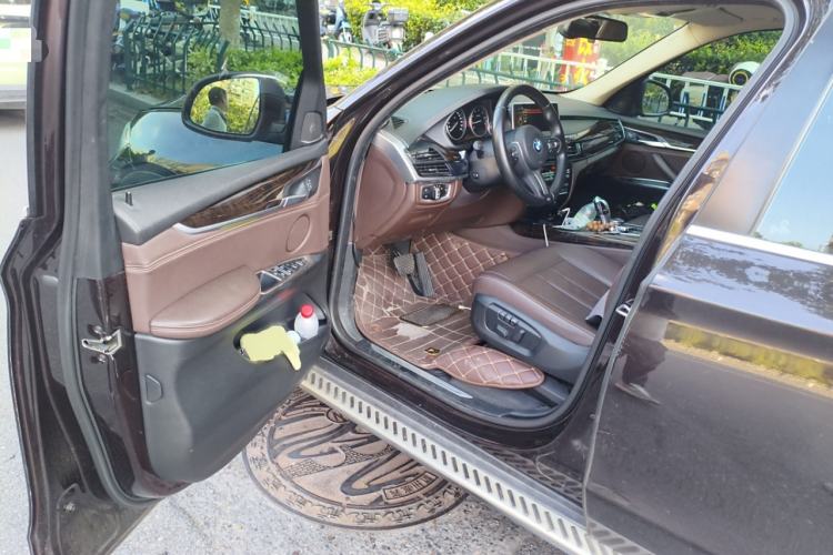 Used BMW X5 2015 xDrive28i
