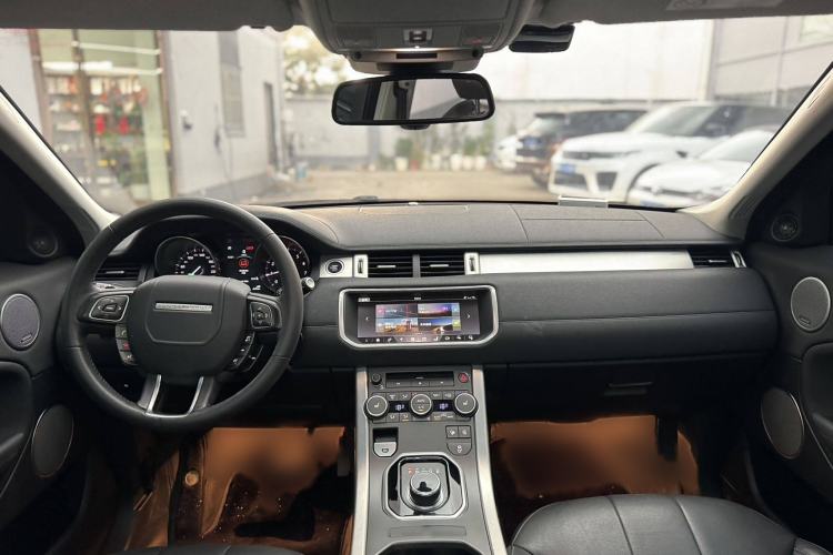 Used Land Rover Range Rover Evoque 2018 240 PS SE Smart Brilliance Edition
