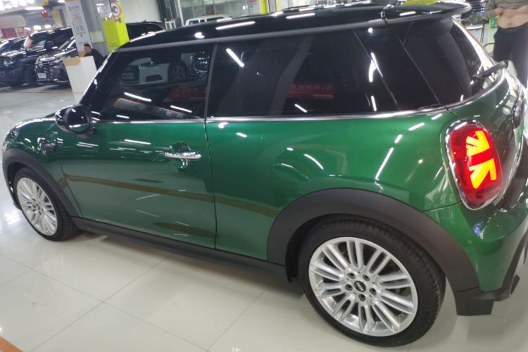 Used  MINI 2022 Updated 1.5T COOPER Classic Edition
