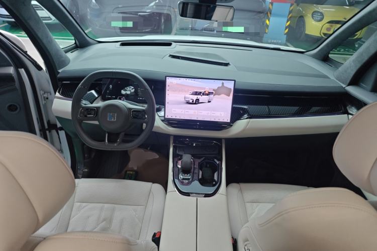 Used Zeekr 009 2024 Six-Seat Executive Version 4WD 108 kWh
