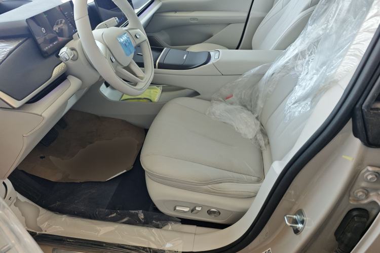 Used Buick L7 2025 Model Aivia
