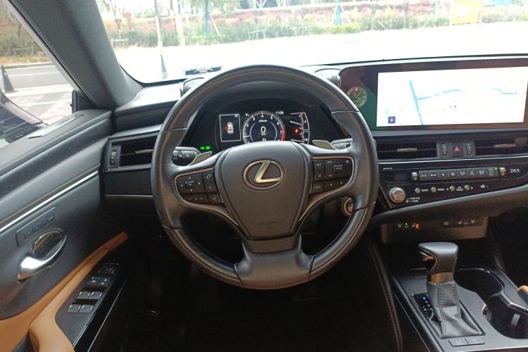 Used Lexus ES 2023 200 Luxury Edition

