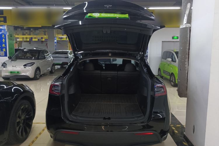 Used Tesla Model Y 2023 Long-Range All-Wheel-Drive Version
