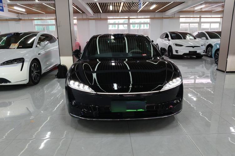 Used Hima Luxeed S7 2025 785 km Ultra