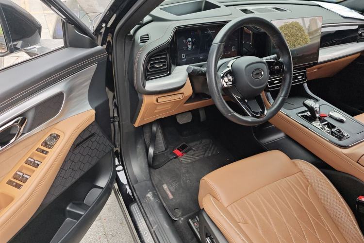 Used GAC Trumpchi GS8 2024 Dual-Motor Series 2.0TM Two-Wheel Drive Premium Edition
