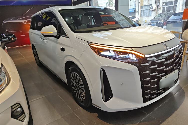 Used BYD Xia 2025 DM-i 1.5T 180km Beyond Edition
