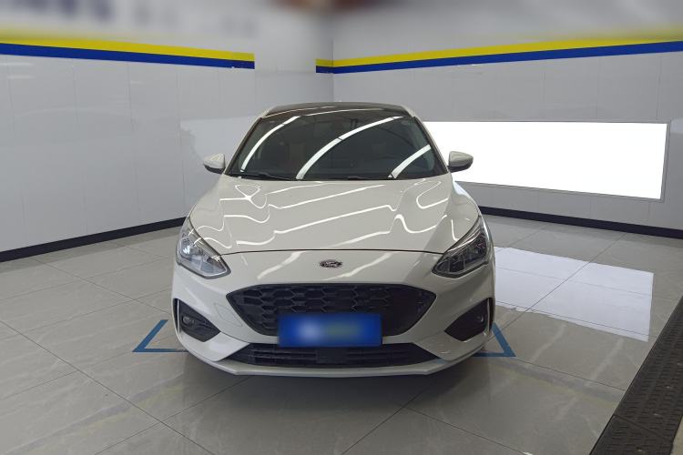 Used Ford Focus 2019 Hatchback EcoBoost 180 Automatic Trendy Model
