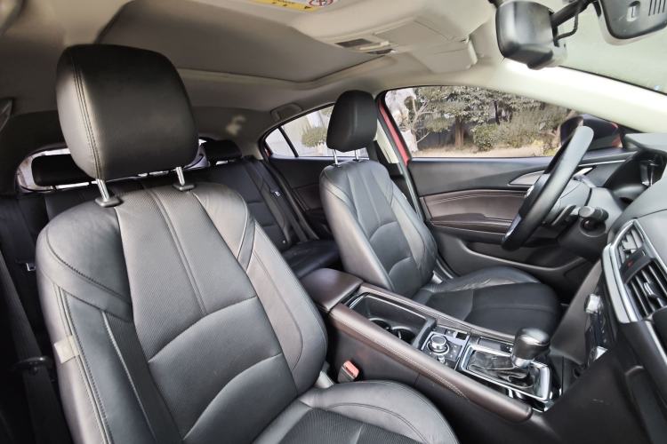 Used Mazda Mazda 3 Axela 2017 Hatchback 2.0L Automatic Sport Model China V Emission Standard
