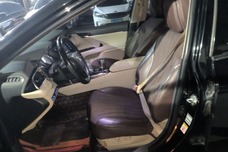 Used Toyota Camry 2018 2.0G Luxury Edition
