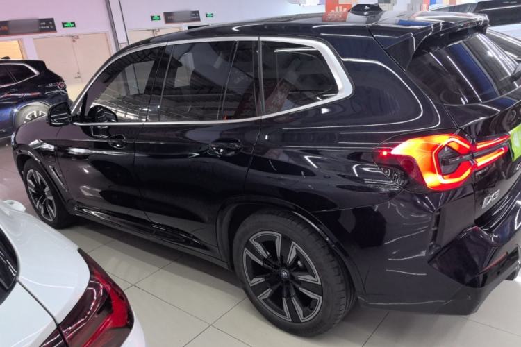 Used BMW iX3 2022 Updated Leading Version
