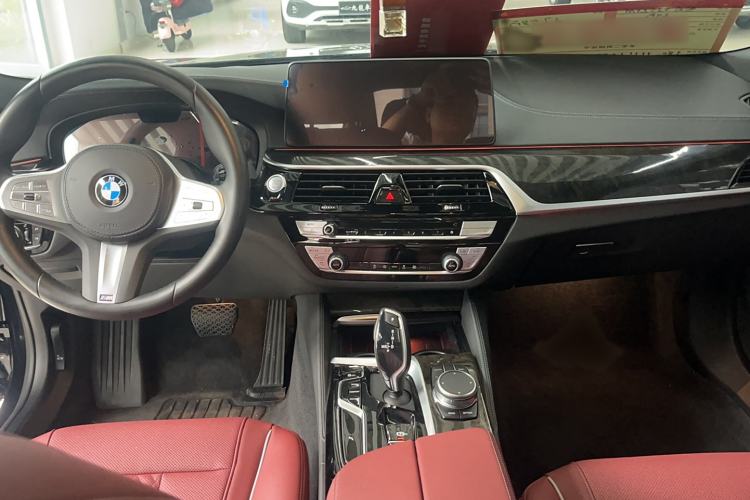 Used BMW 5 Series 2022 Second Facelift 525Li M Sport Package
