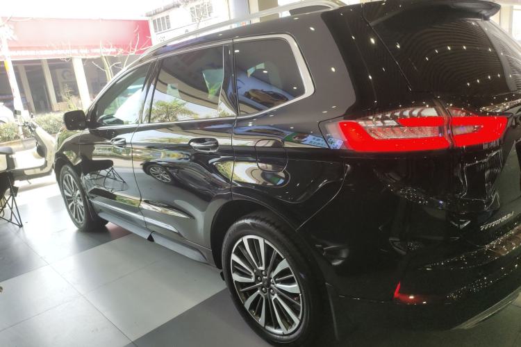 Used Ford Edge 2021 PLUS EcoBoost 245 Two-Wheel-Drive Titanium 7-Seater