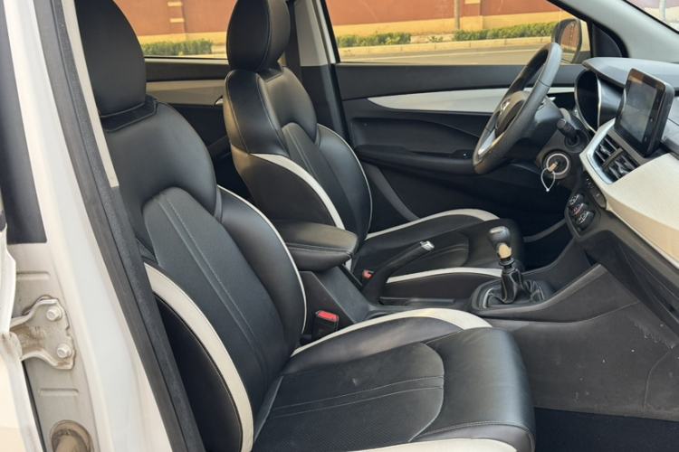 Used Baojun 360 2019 Revised Version 1.5L Manual Elite China VI
