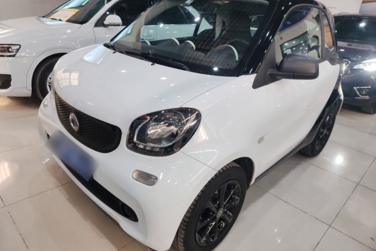 Used smart fortwo 2015 1.0L 52 kW hardtop Dynamic version