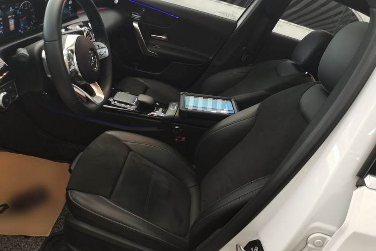 Used Mercedes-Benz A-Class 2022 Revised Version A 200 L Sport Sedan Fashionable Style