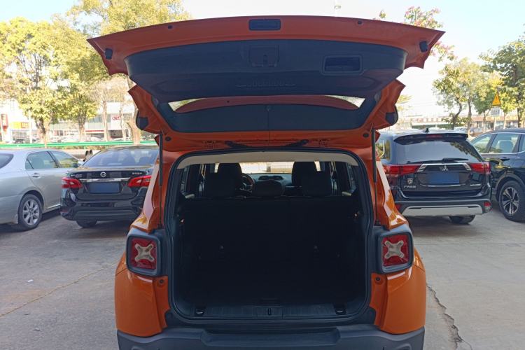 Used  Renegade 2017 180T Automatic Kinetic Edition+