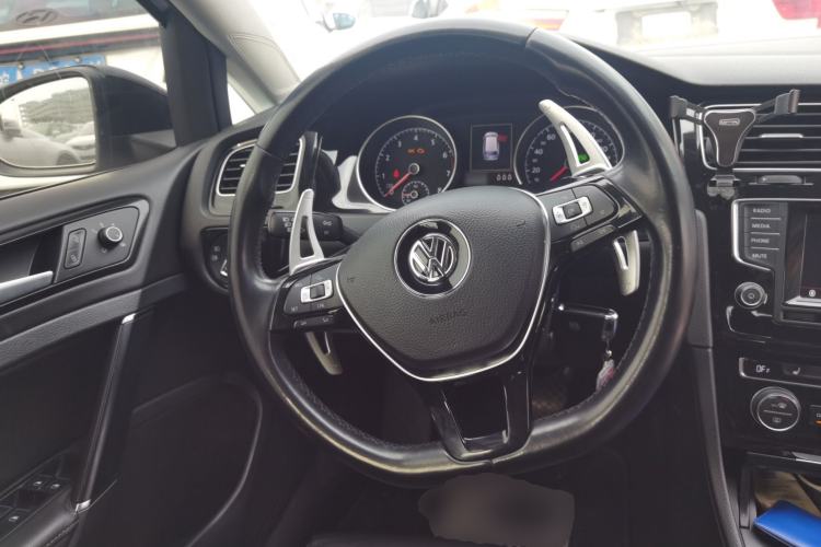 Used Volkswagen Golf 2014 1.4TSI Luxury Travel Edition
