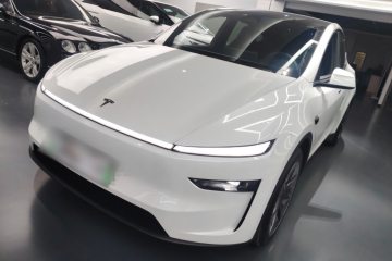 Used Tesla Model Y L 2025 Long-Range All-Wheel-Drive Version