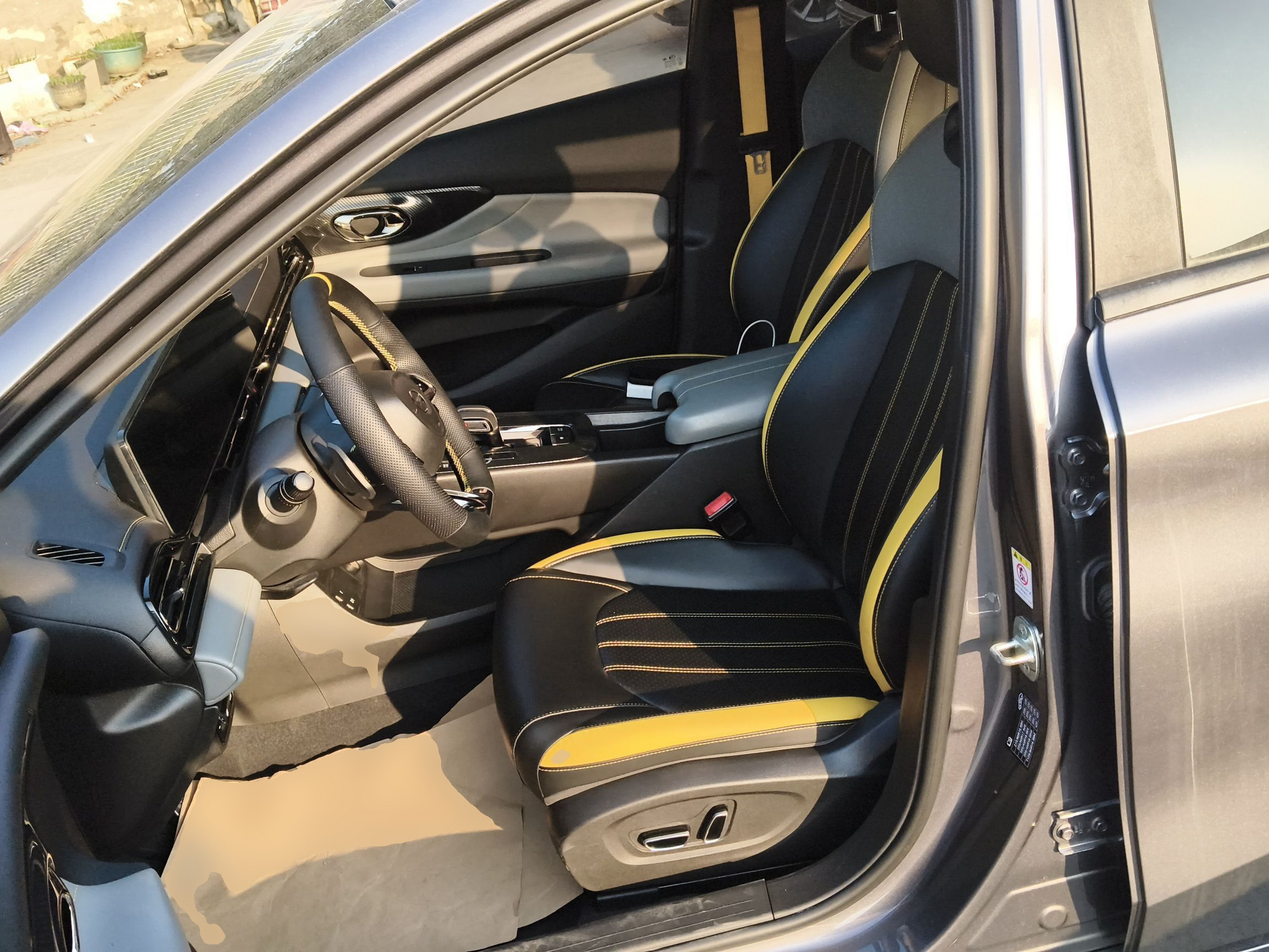 Переднее сиденье в автомобиле