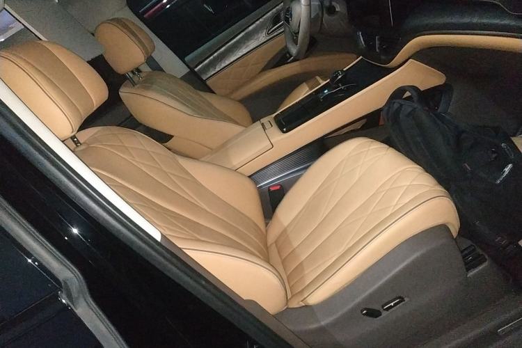 Used Denza D9 2022 DM-i 1040 Prestige Model