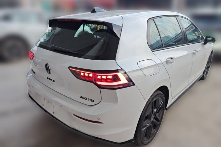 Used Volkswagen Golf 2025 300TSI R-Line
