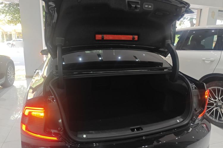 Used Volvo S90 2024 B5 Zhiyuan Luxury Edition
