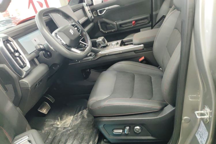 Used JETOUR Traveler 2024 2.0T All-Wheel-Drive Silver Dragon Wings