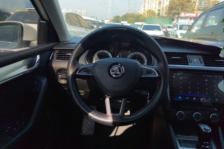 Used Skoda Octavia 2018 1.6L Automatic Luxury Edition
