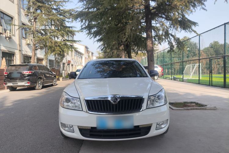 Used Skoda Octavia 2015 Classic Model 1.6L Automatic Elegance Edition