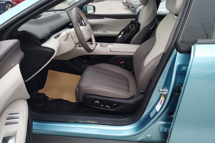 Used  L07 2024 230Max Qiankun Intelligent Driving ADS SE Range-Extended Version
