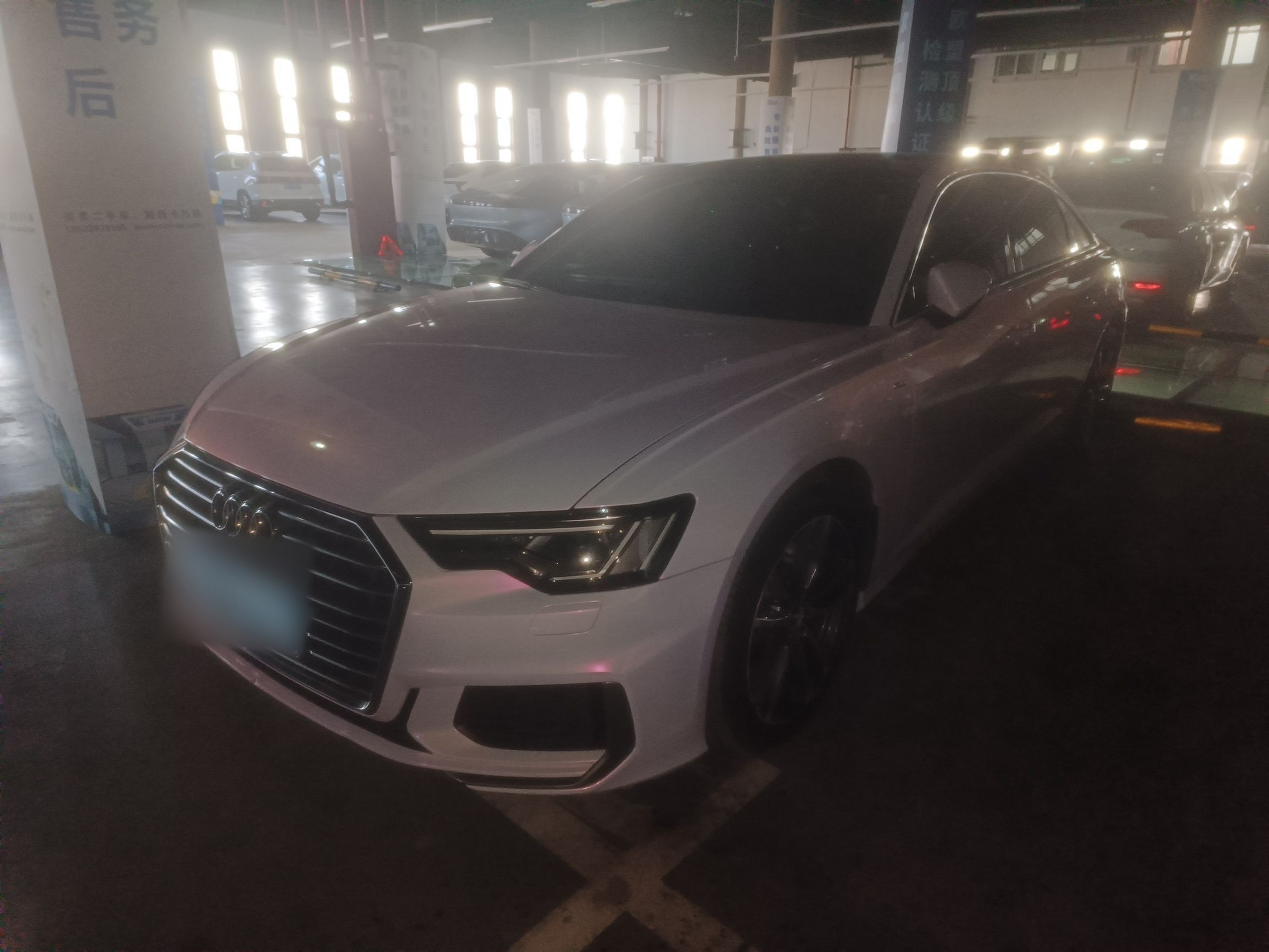 Под передней частью автомобиля