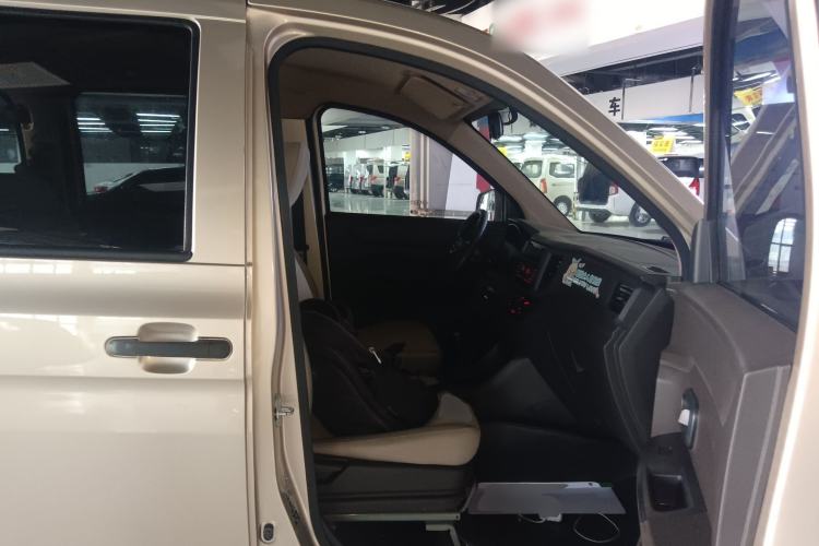 Used Wuling Hongguang V 2019 1.5L Jingqu Version China VI LAR
