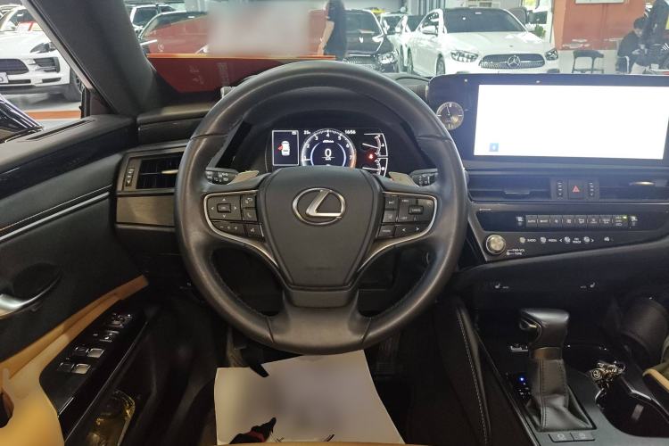 Used Lexus ES 2023 200 Excellence Edition
