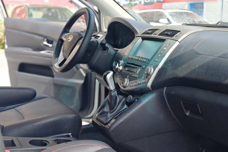 Used BYD S6 2014 2.0L Manual Luxury 5-Seater
