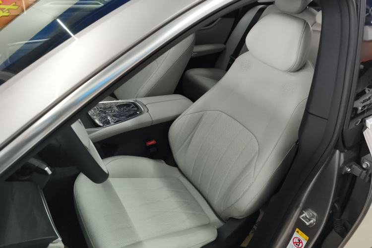 Used  A07 2025 Blue Whale Range-Extending Version 230 Flagship Model