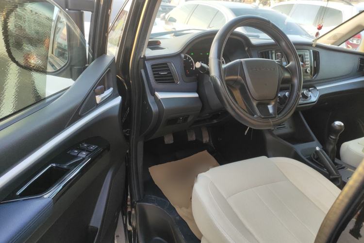 Used FORTHING Lingzhi 2022 M5 1.6L Practical 7-Seater
