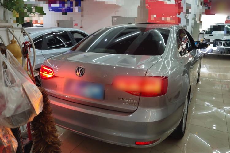 Used Volkswagen Sagitar 2015 230TSI Automatic Comfort Version
