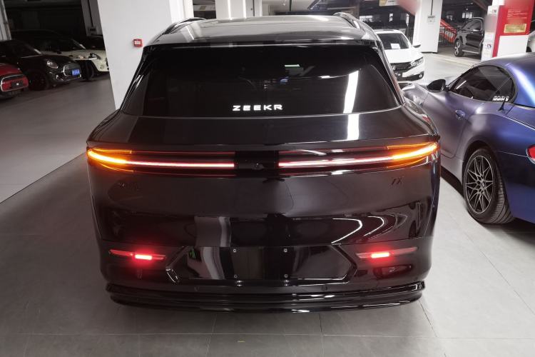 Used Zeekr 7X 2025 100 kWh Long-Range Rear-Wheel Drive with Intelligent Driving Features