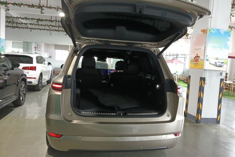 Used Li Auto L9 2022 Max model
