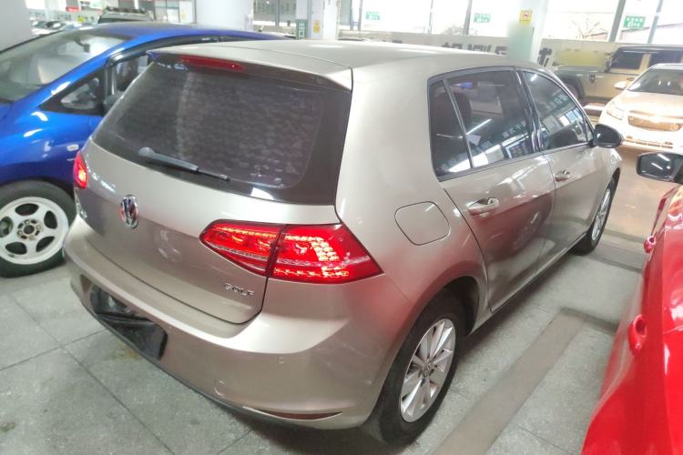 Used Volkswagen Golf 2016 1.6L Automatic Fashion Model
