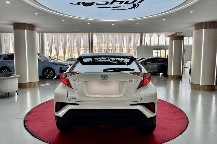 Used Toyota IZOA 2020 2.0L Yi Xiang CARE