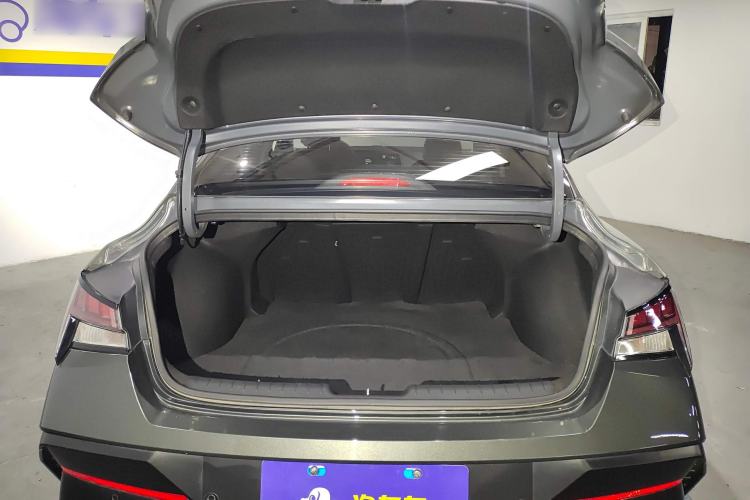 Used Hyundai Elantra 2023 1.5L CVT LUX Prestige Edition
