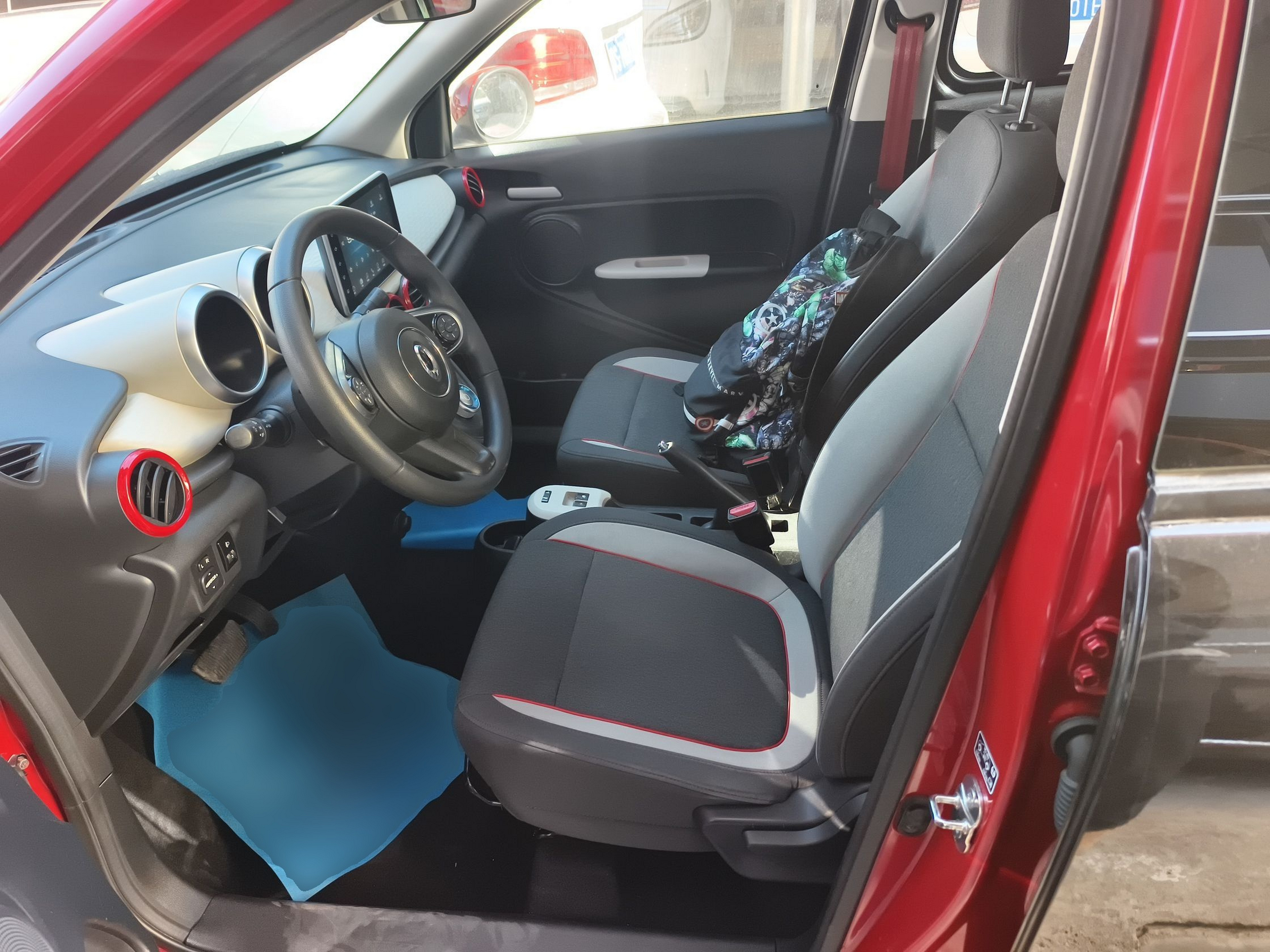 Переднее сиденье в автомобиле